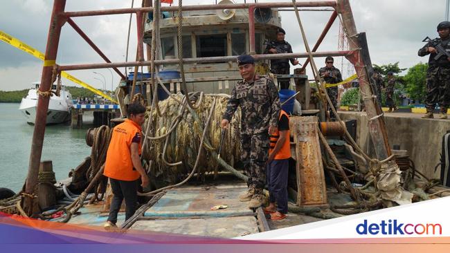 KKP Tangkap Kapal Maling Ikan asal Vietnam di Perairan Natuna