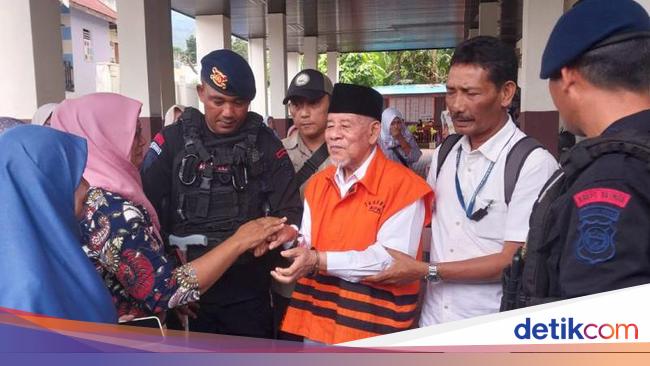 Eks Gubernur Malut Abdul Gani Dituntut 9 Tahun Bui di Kasus Korupsi