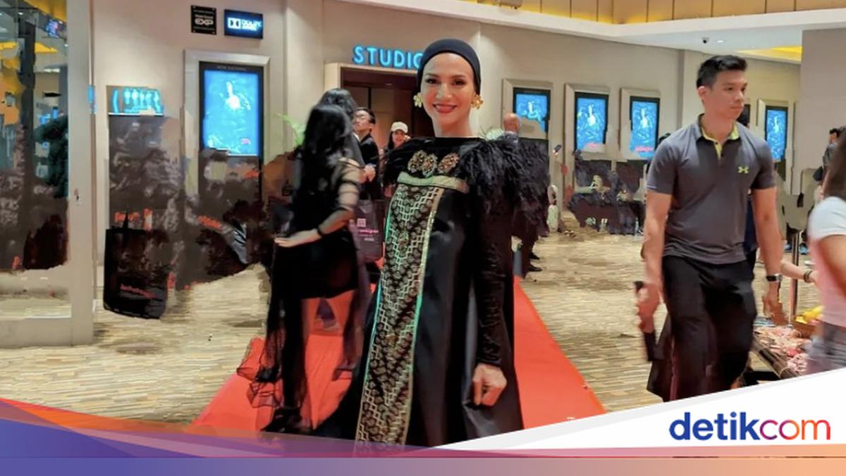 Wanda Hamidah Suka Kulineran Bareng Anak dan Jajan Durian