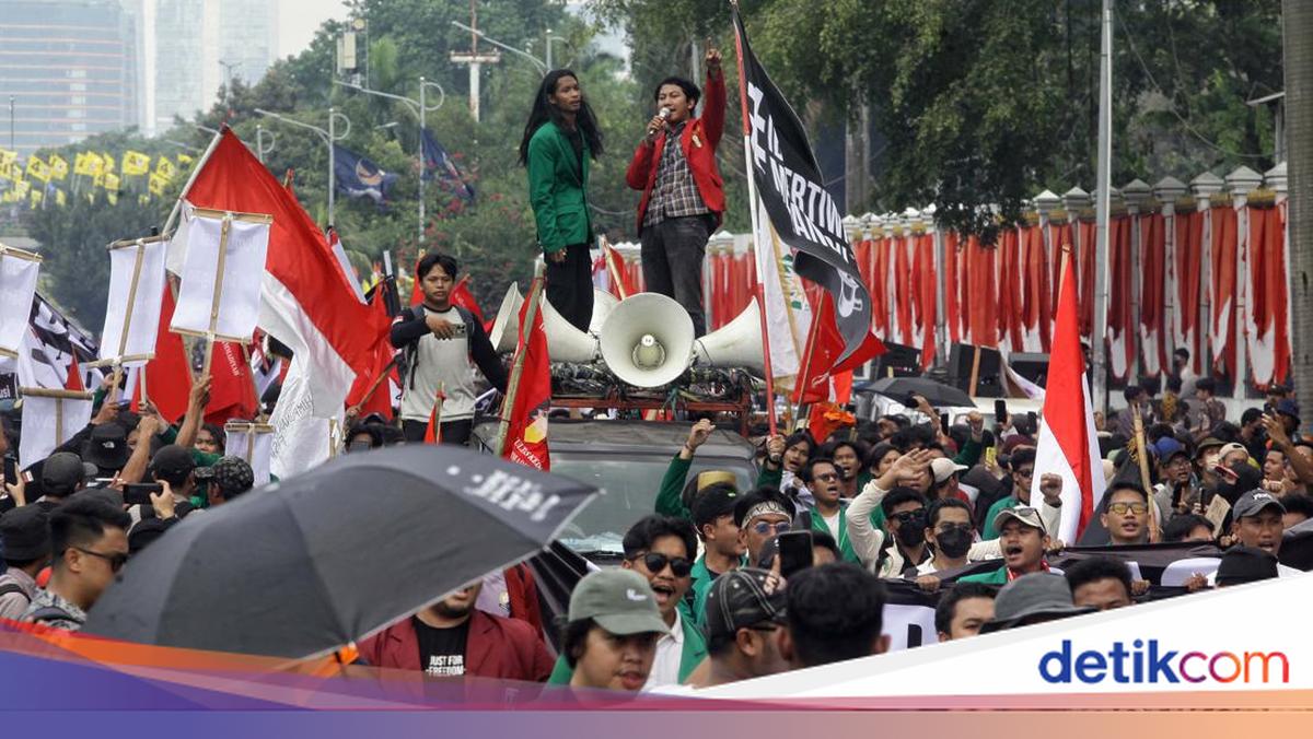 Perkembangan Sejauh Ini Terkait Demo Tolak Revisi UU Pilkada di DPR