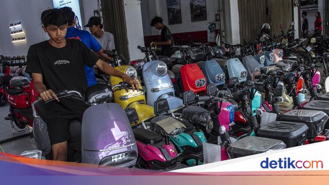 Daftar Harga Motor Listrik Subsidi Terbaru September 2024