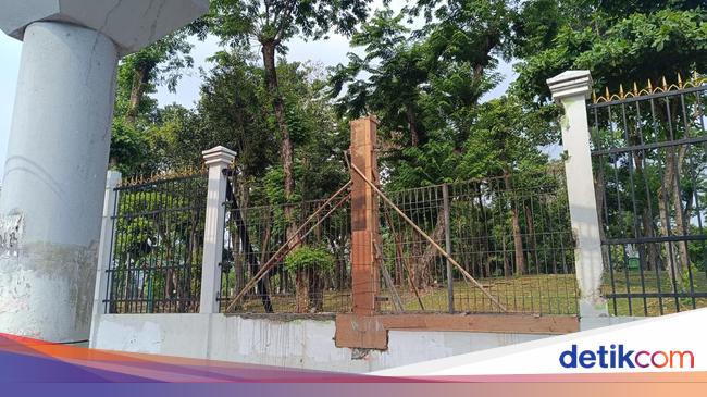 Pagar DPR yang Jebol Saat Demo Langsung Diperbaiki Hari Ini