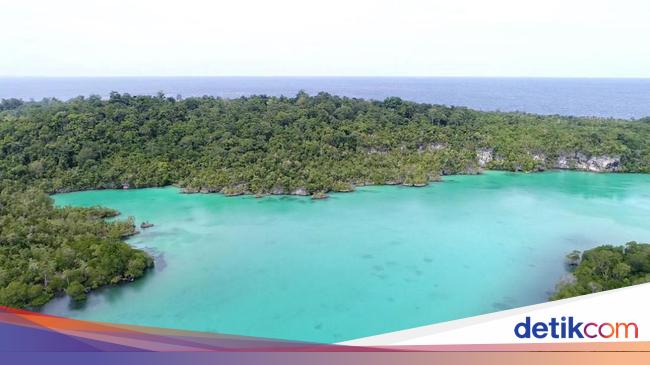Mengenal Pulau Moor: Primadona Baru Halmahera Tengah yang Memukau