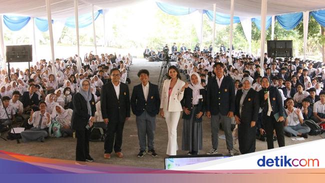 Jubir Idovin Beberkan Potensi Budi Daya Lobster ke Mahasiswa Baru Unpad