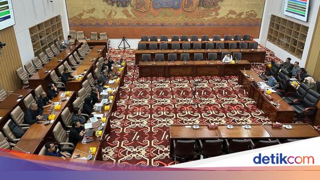 Nasib Ngenes Karyawan Indofarma