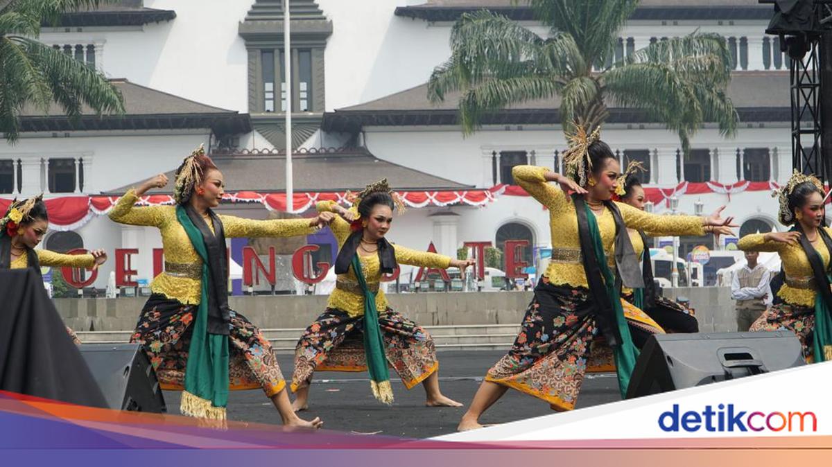 Mengenal Tari Ronggeng Geboy Gaya Namin Khas Karawang