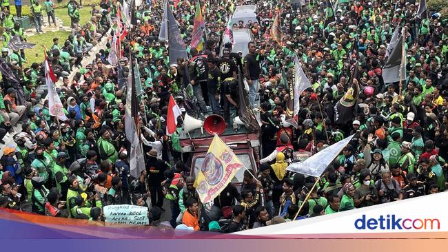 Fakta Demo Besar-besaran Driver Ojol: Sweeping Rekan-Keluhkan Operator