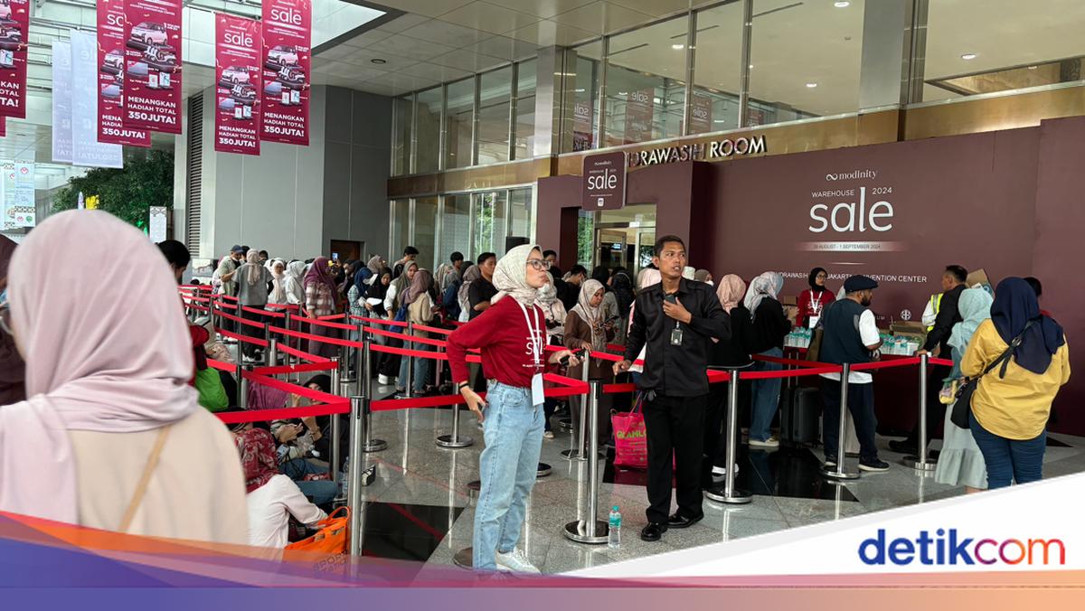 Modinity Gelar Warehouse Sale di JCC, Buttonscarves Diskon Besar-besaran