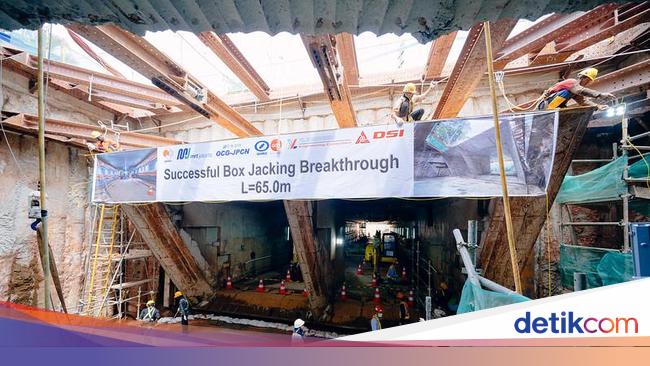 Akses Keluar Masuk Penumpang Stasiun MRT Monas Rampung