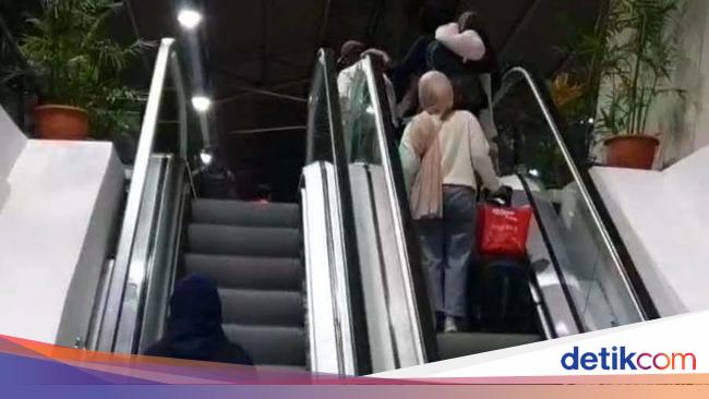 Di Mana Lokasi Eskalator Pertama di Indonesia? Ini Tempatnya