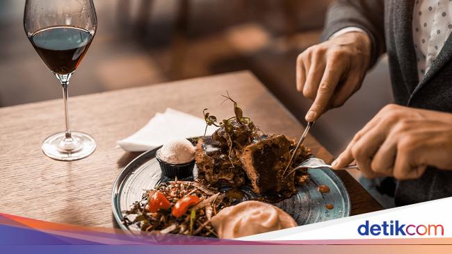 Turis China Ini Kecewa dengan Porsi dan Kemasan Makanan di Malaysia