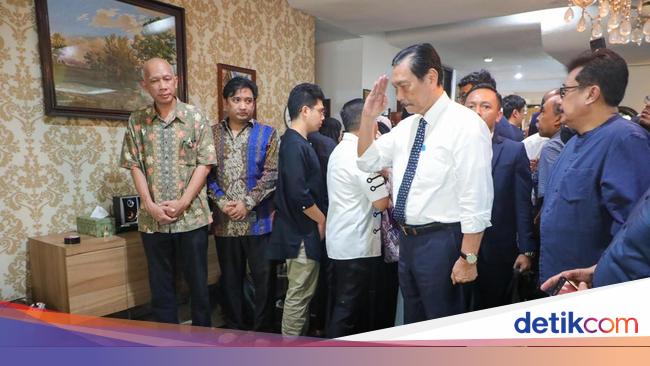 Luhut Sampaikan Hormat Terakhir untuk Faisal Basri
