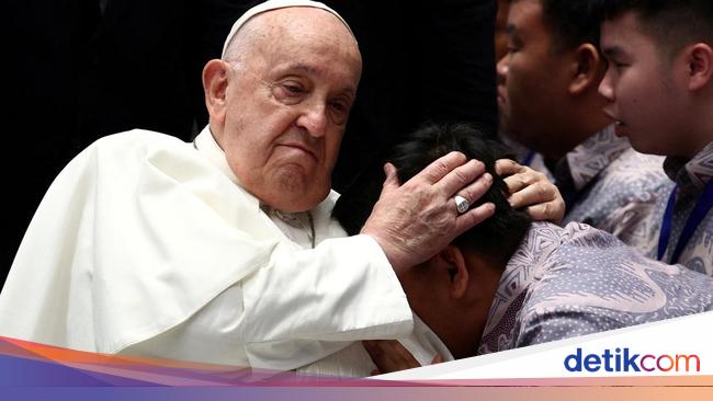 Mengenang Kunjungan Paus Fransiskus ke Indonesia yang Penuh Kesederhanaan