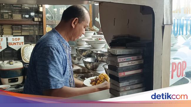 5 Tempat Makan Ini Lokasinya Unik, di Dalam Toko Kaset dan Bangunan