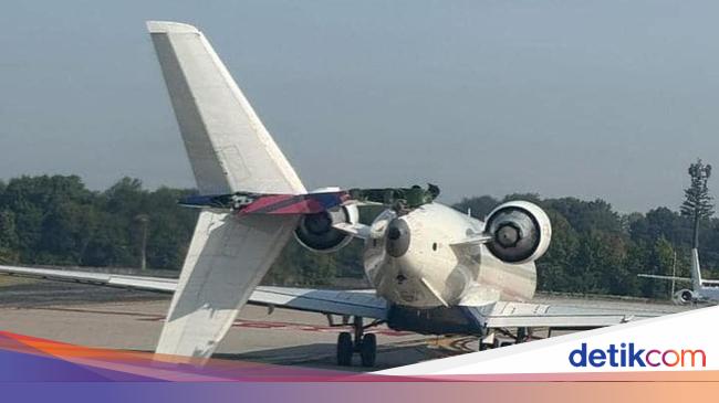 Ngeri! Dua Pesawat Saling Bertabrakan, Sayap-Ekor Patah