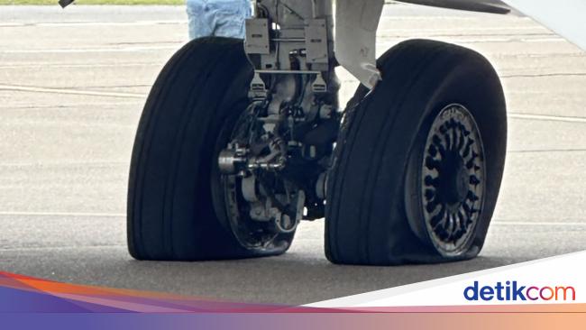 Pesawat Nyaris Tabrakan, Rem Mendadak Hingga Ban Meledak