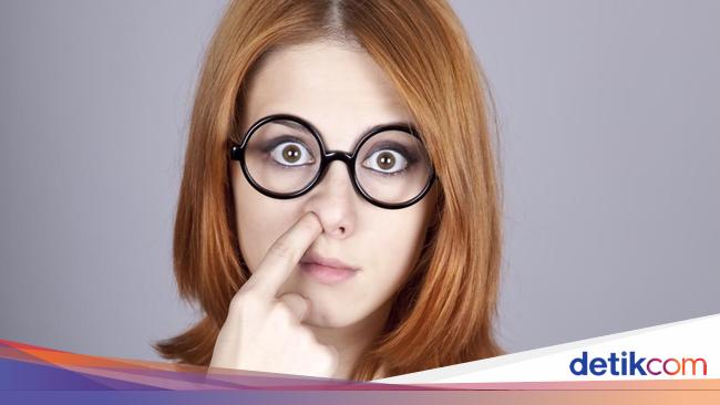 Doyan Banget Ngupil? Awas Kena Penyakit Alzheimer