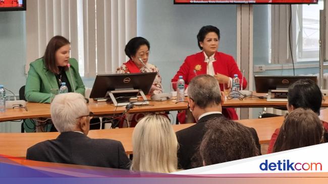 Megawati Jelaskan Spirit Pancasila untuk Perdamaian Dunia ke Mahasiswa Rusia