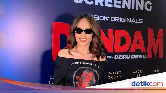 Cinta Laura Kena Tendang hingga Telinga Berdarah di Serial Dendam