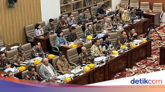 Bos IFG Pamer Laba Perusahaan di Depan DPR