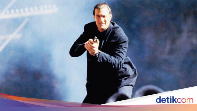 Steven Seagal Beraksi Habis-habisan di Kereta