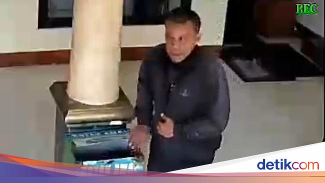 Maling Mindik-mindik Congkel Kotak Amal di Musala Tangsel, Curi Rp 4,4 Juta