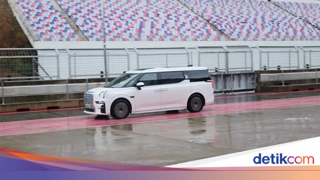 Zeekr 009: Jangan Main-main dengan Mobil China, Ngeri-ngeri Sedap Barang Ini