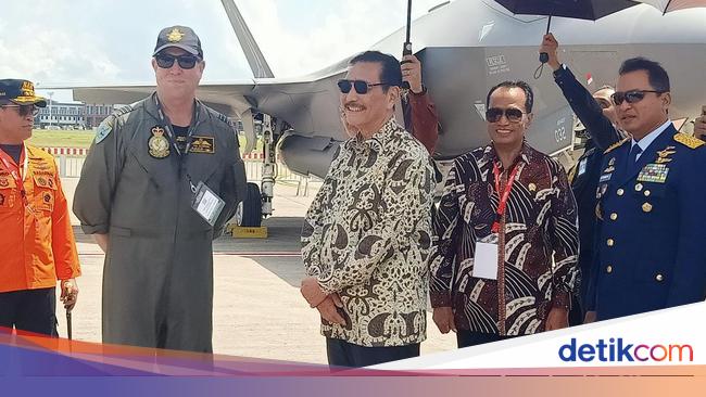 Luhut Heran Harga Avtur di Indonesia Mahal: Kan Aneh!