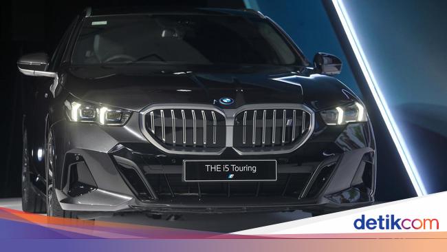 Mobil Listrik BMW i5 Touring Meluncur, Harga Rp 2,2 Miliar di Luar Pajak