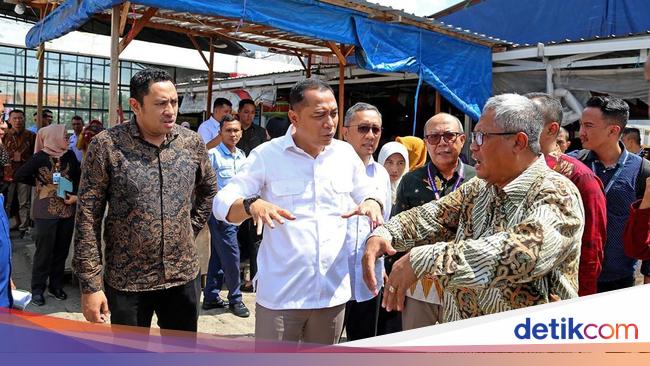 DPRD Surabaya Dorong Pembangunan Berkesinambungan hingga Tingkat Kelurahan