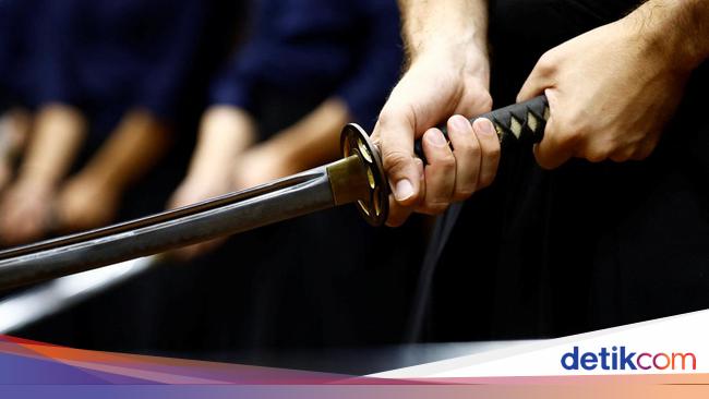 日本のサムライスタイルの自殺コンテストが開催される予定でしたが、幸いにもすぐにキャンセルされました