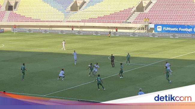 フィル・オフォスが初ゴールを決め、PSSが前半でアレマFCを2-0でリード