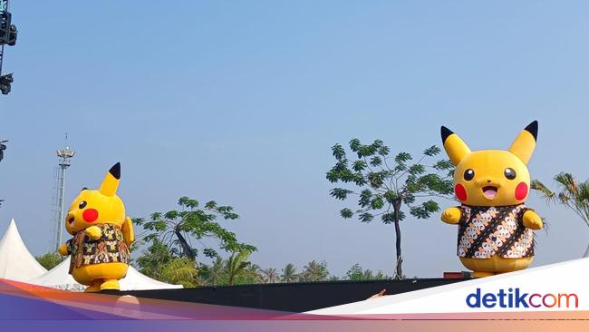 Pika Pika! Pikachu Berbatik Goyang Gemoy di PIK