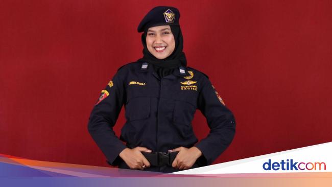 Suka Tantangan, Dinda Jadi \'Srikandi\' Ladies Squad Termuda Bea Cukai