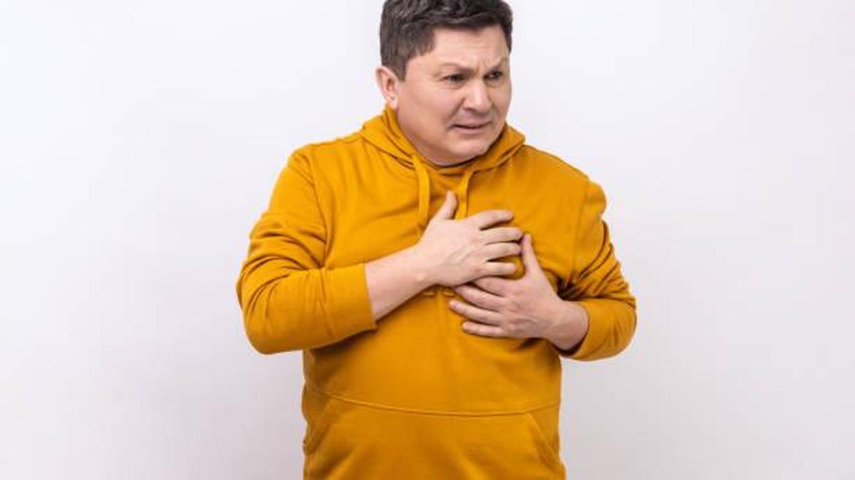 Tiba-tiba Nyeri Dada Kanan? Ini Penjelasan Medisnya