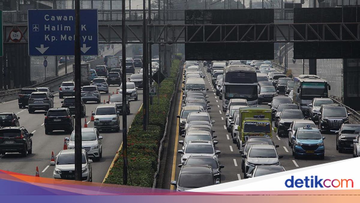 Info Kepadatan Lalu Lintas dalam Tol Arah Jakarta Senin Pagi