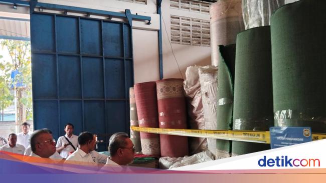 Rugikan Negara Rp 10 M, 2.939 Karpet Disegel!