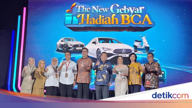 BCA Bagikan Mercedes Benz-Vespa ke Nasabah Setia di The New Gebyar Hadiah