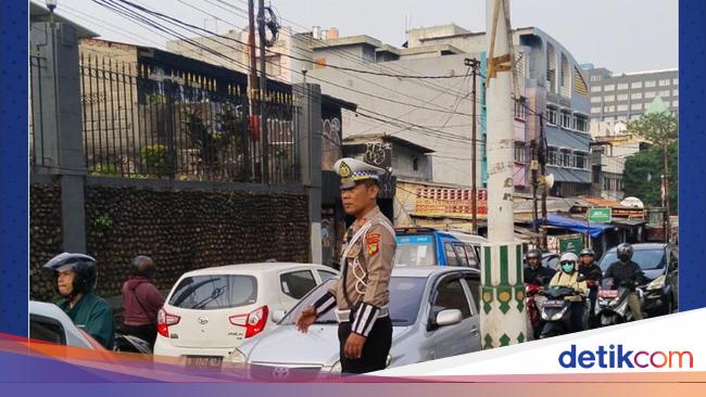 Ada Proyek Galian di Cipulir, Lalin Arah Kebayoran Macet