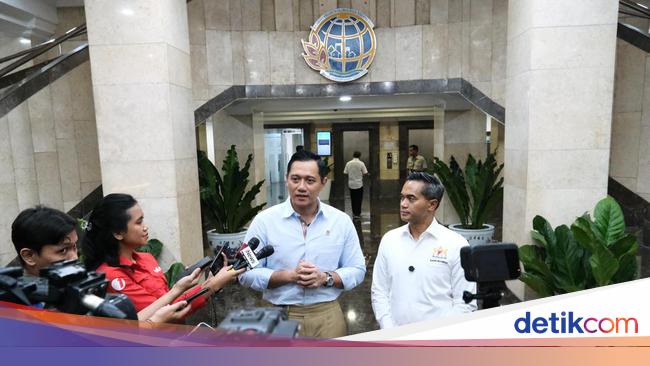 Usai Temui Mendag-Mentan, Anindya Sambangi Kantor AHY
