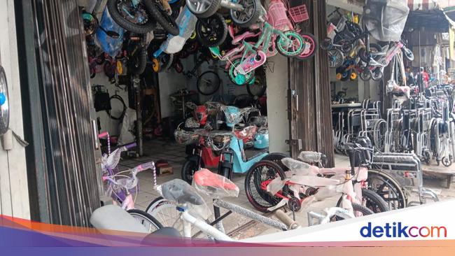 Bicycle sales at the hay market have been so bad