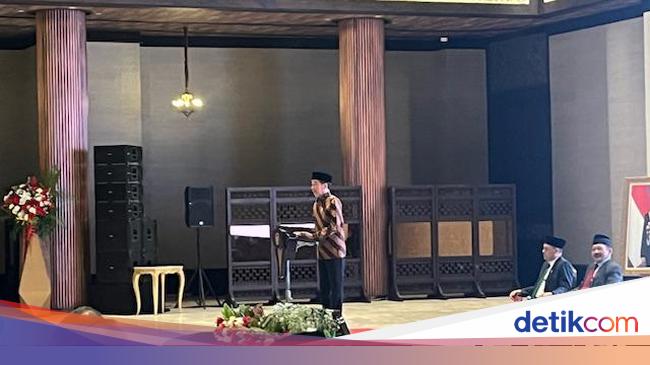 Penduduk Muslim RI 236 Juta Orang, Jokowi Ungkap Potensi Zakat Rp 300 T