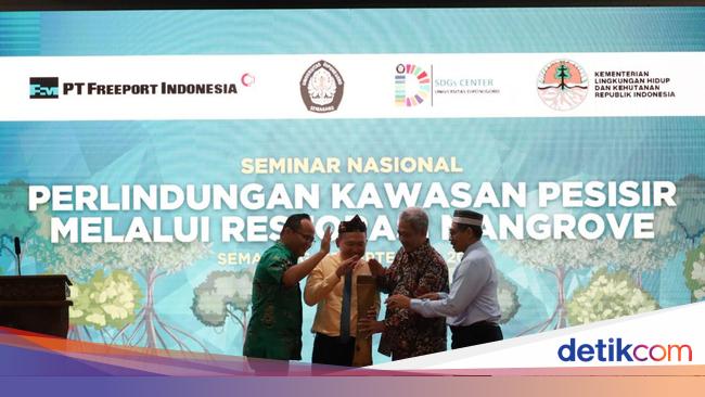 Upaya Proaktif PTFI Rehabilitasi Mangrove demi Melindungi Kawasan Pesisir