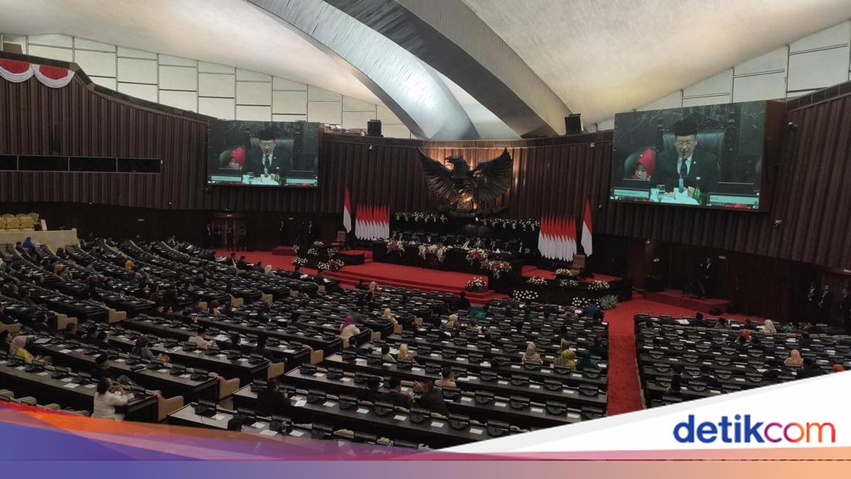 Berpantun Pohon Beringin, Bamsoet Pimpin Paripurna Akhir MPR 2019-2024