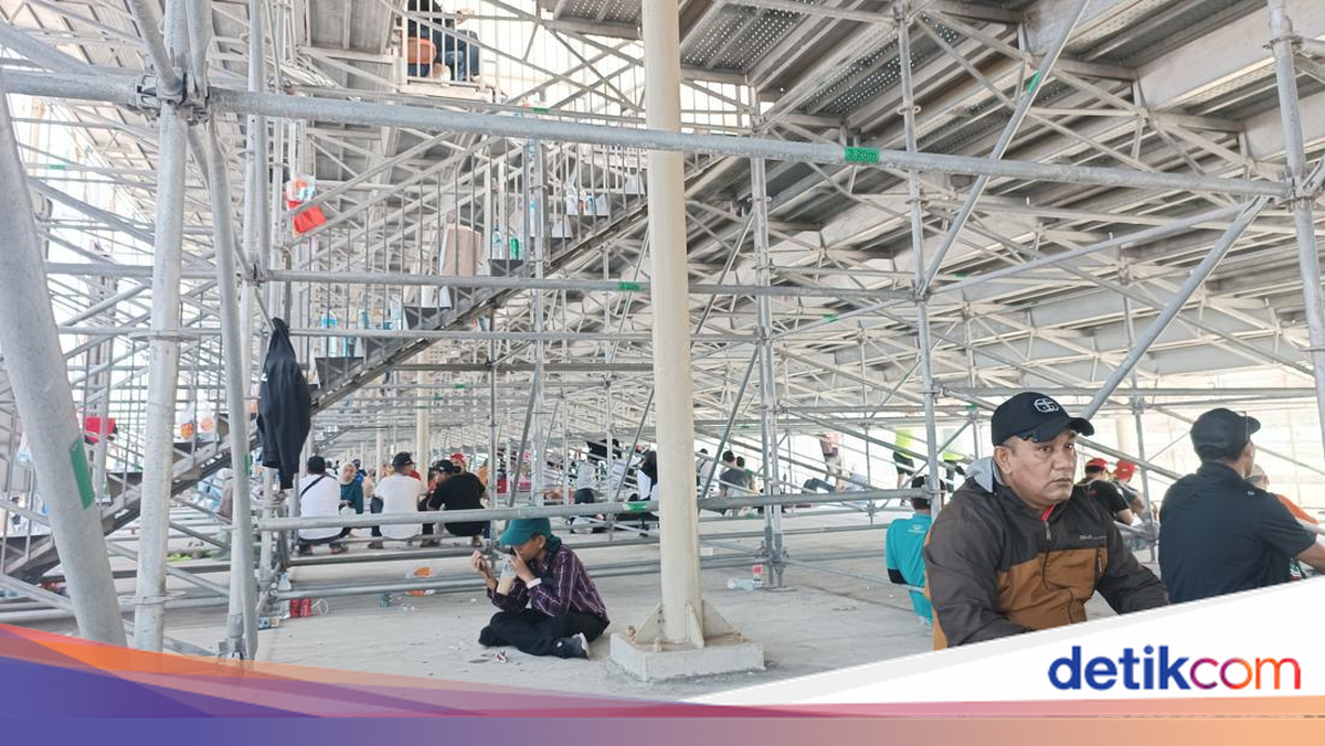 Kala Mandalika Panas Membara Saat Gelaran MotoGP Kala Mandalika Panas Membara Saat Gelaran MotoGP