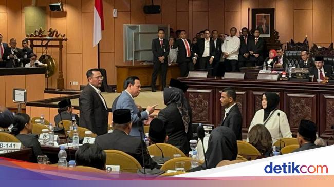 DPD Leadership Election Meeting heats up, Sultan Quarrels with La Nyalla