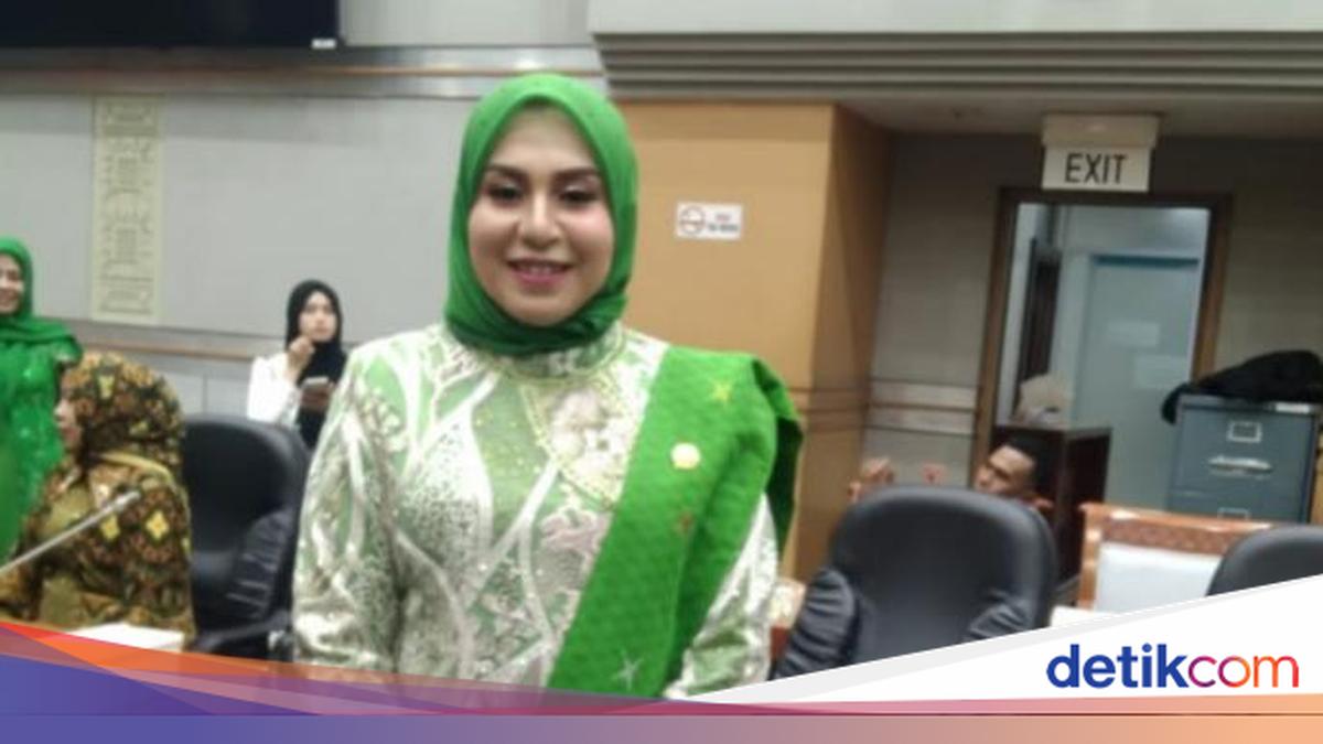 Mahdalena Perempuan Pertama Jadi Anggota DPR dari Sumbawa