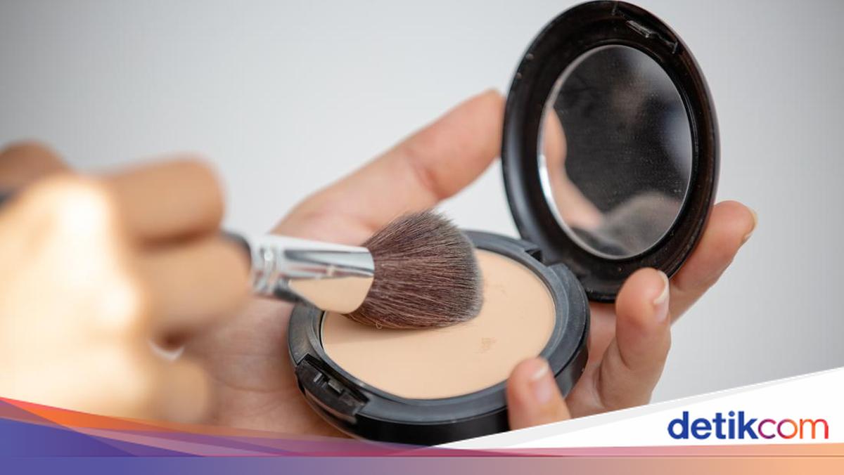 7 Rekomendasi Bedak yang Bikin Kulit Mulus Seperti Pakai 'Filter' Paris