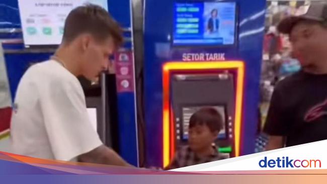 Ambil Uang di ATM BRI, Aksi Fabio Quartararo Jadi Sorotan Netizen