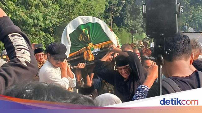 Marissa Haque dies, Ikang Fawzi is said to have reduced 4 times